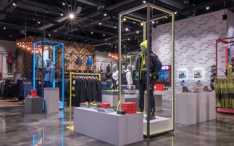 Münch+Münch Strauss - Bunt leuchtende Cubes im Workwearstore